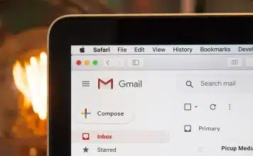 Je t’envoie : les erreurs à éviter dans vos courriers black laptop computer