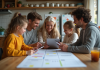 Partage de calendrier familial : quelle méthode choisir pour une organisation optimale ? Famille multigenerations autour d'un calendrier familial