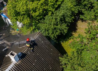 Rapprochez-vous d'un couvreur spécialisé en nettoyage toiture pour un entretien efficace